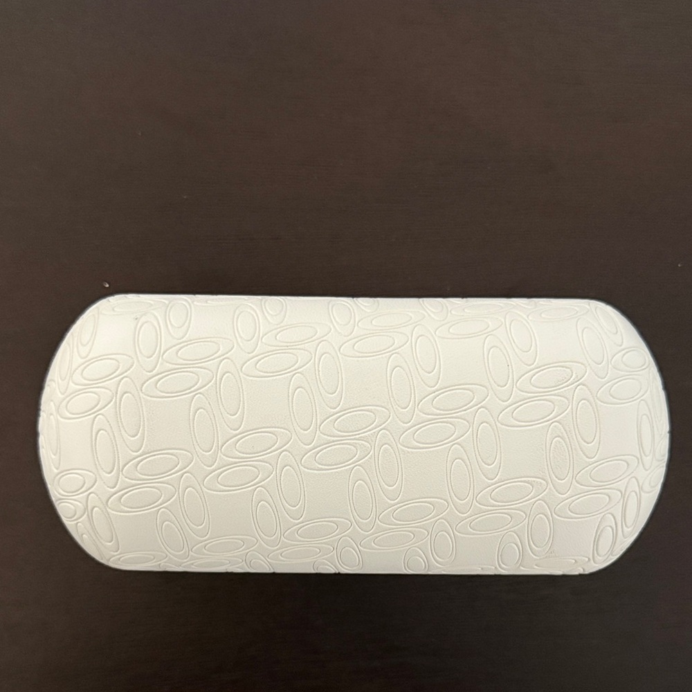 Oakley White Textured Eyewear Case Hard Shell Sunglasses Glasses Protective
